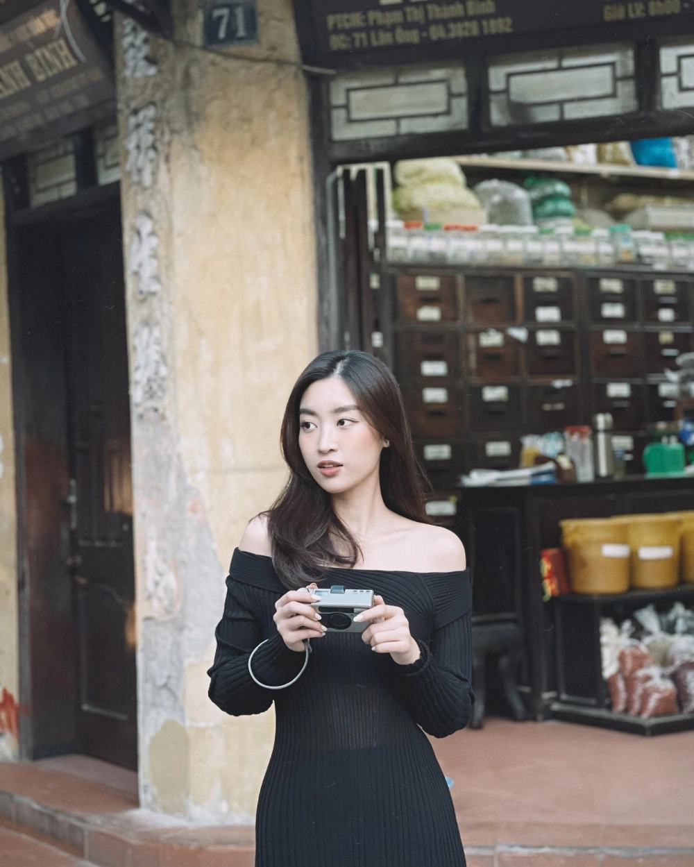 Top hình ảnh Đỗ Mỹ Linh đẹp hút hồn với áo dài trắng