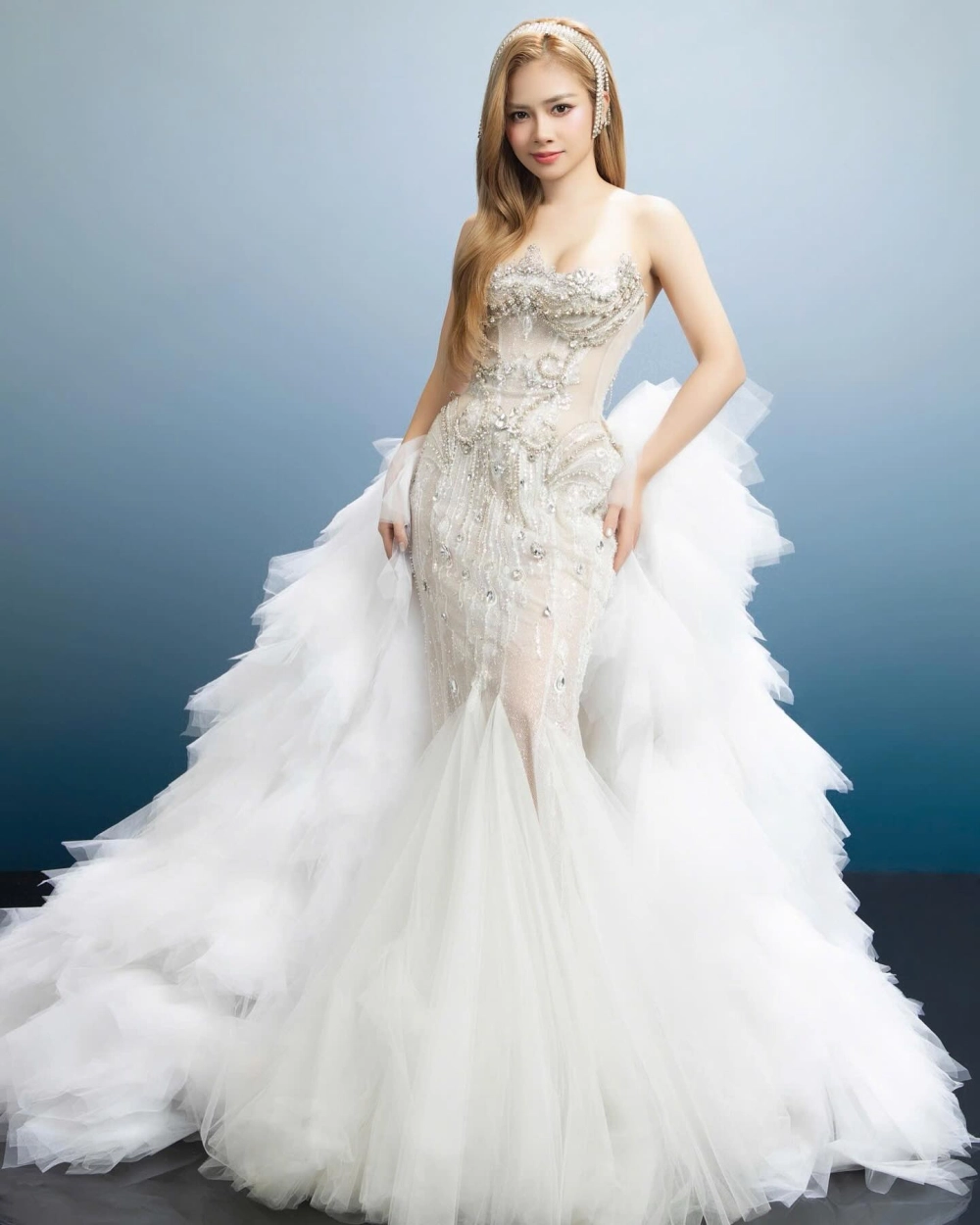 Tổng hợp ảnh bìa nổi bật từ các đĩa nhạc Dương Hoàng Yến.