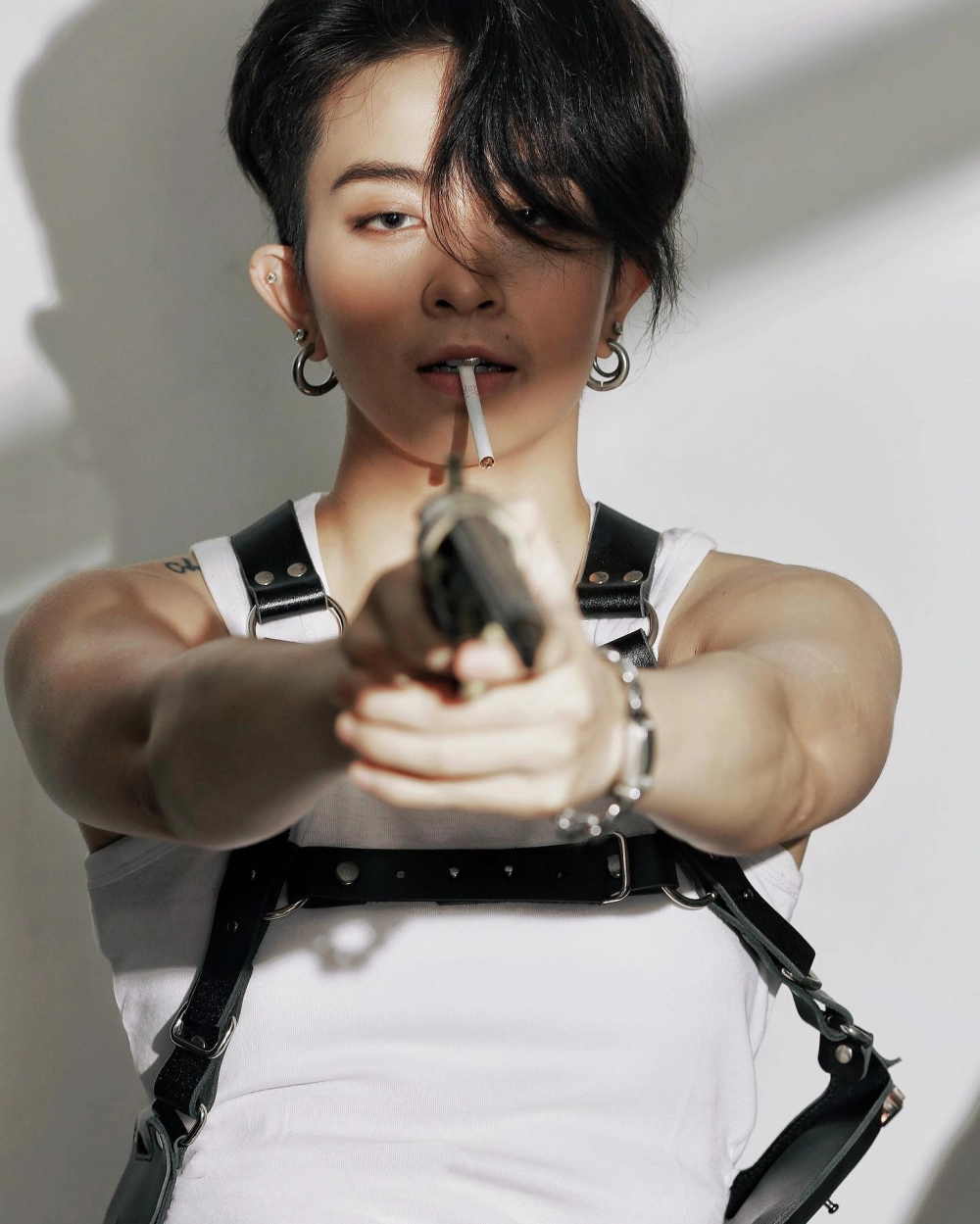 Chân dung giúp hé lộ tên thật của Gil Lê