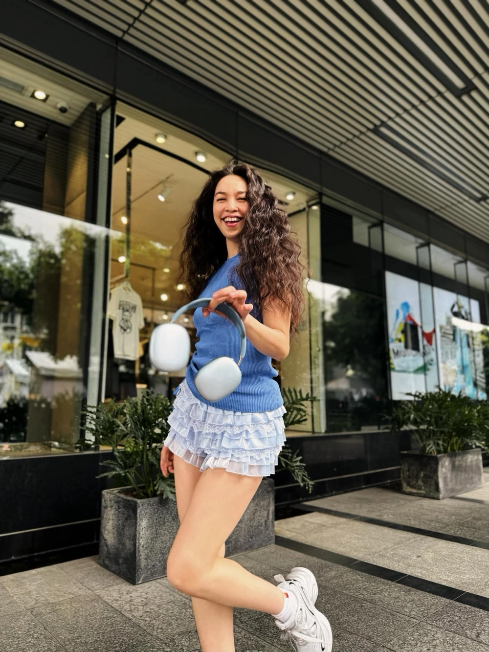 Khung ảnh ấm áp như lời ru từ Hiền Thục hát về mẹ