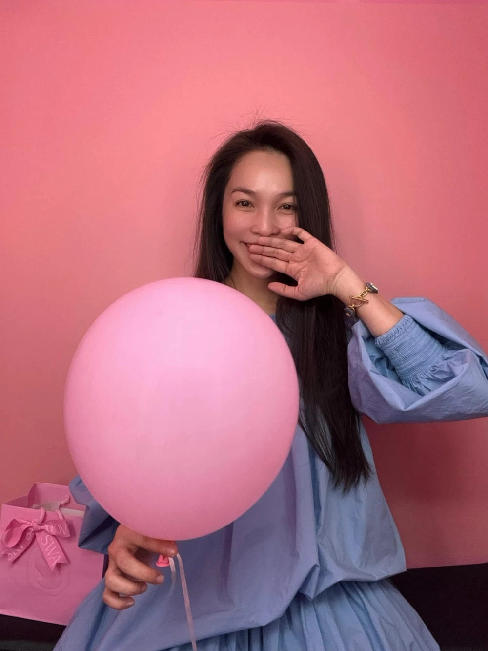 Sân khấu mờ ảo trong bản Dạ khúc Hiền Thục