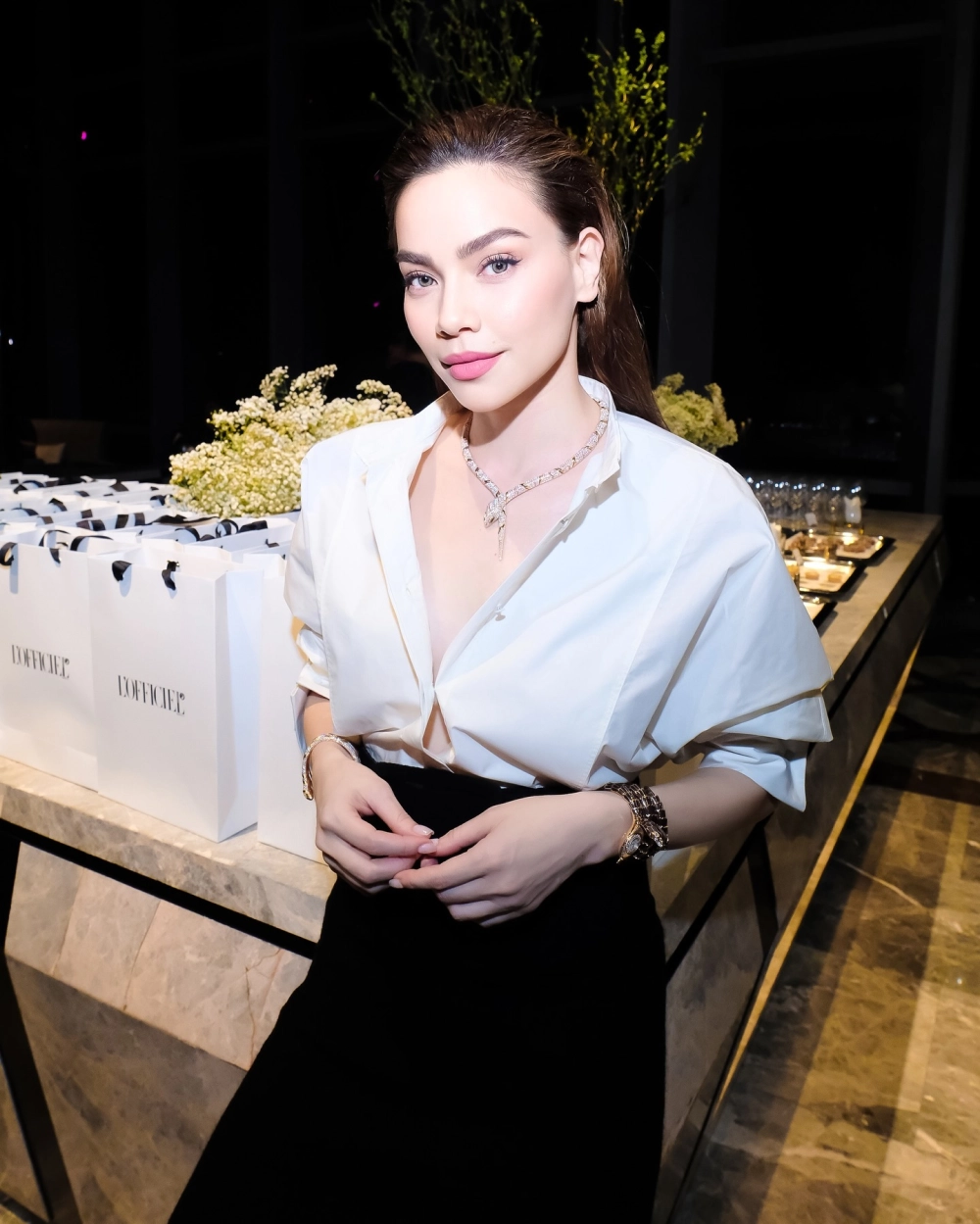 Visual tươi trẻ bất chấp thời gian cho Hồ Ngọc Hà tuổi