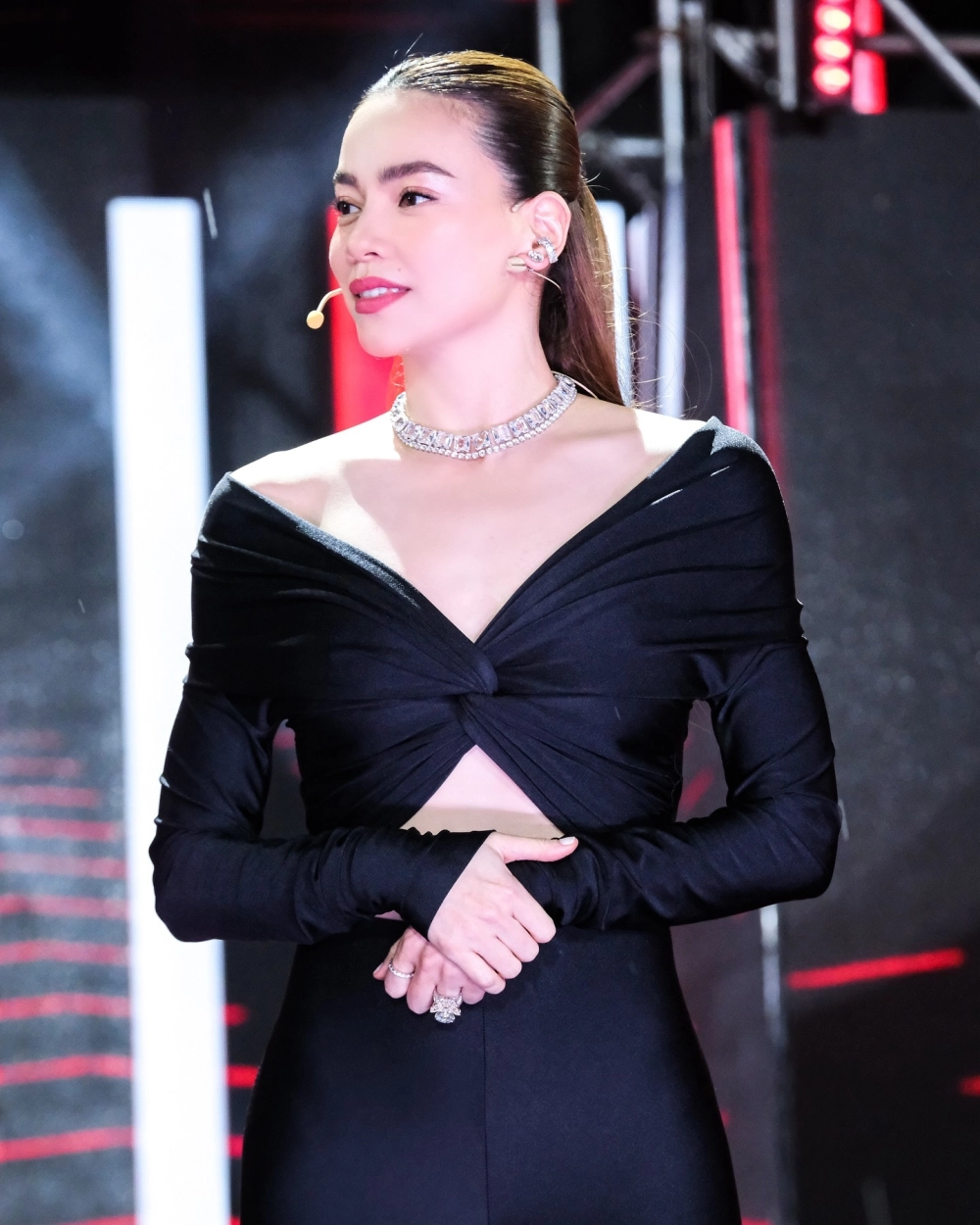 Góc trang điểm nổi bật từ son Hồ Ngọc Hà