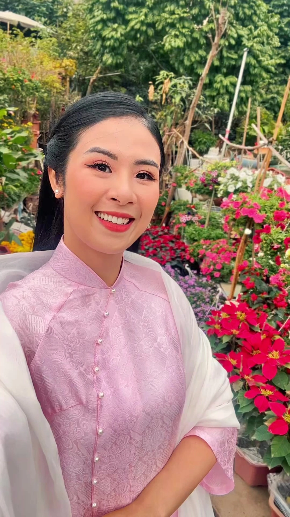 Ảnh thời trang mới nhất của hoa hậu Ngọc Hân