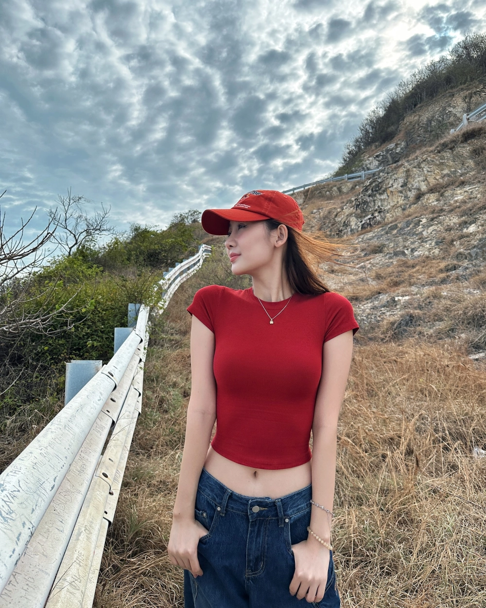 Vẻ đẹp cổ điển của hoa hậu Lê Quế Anh gây thương nhớ