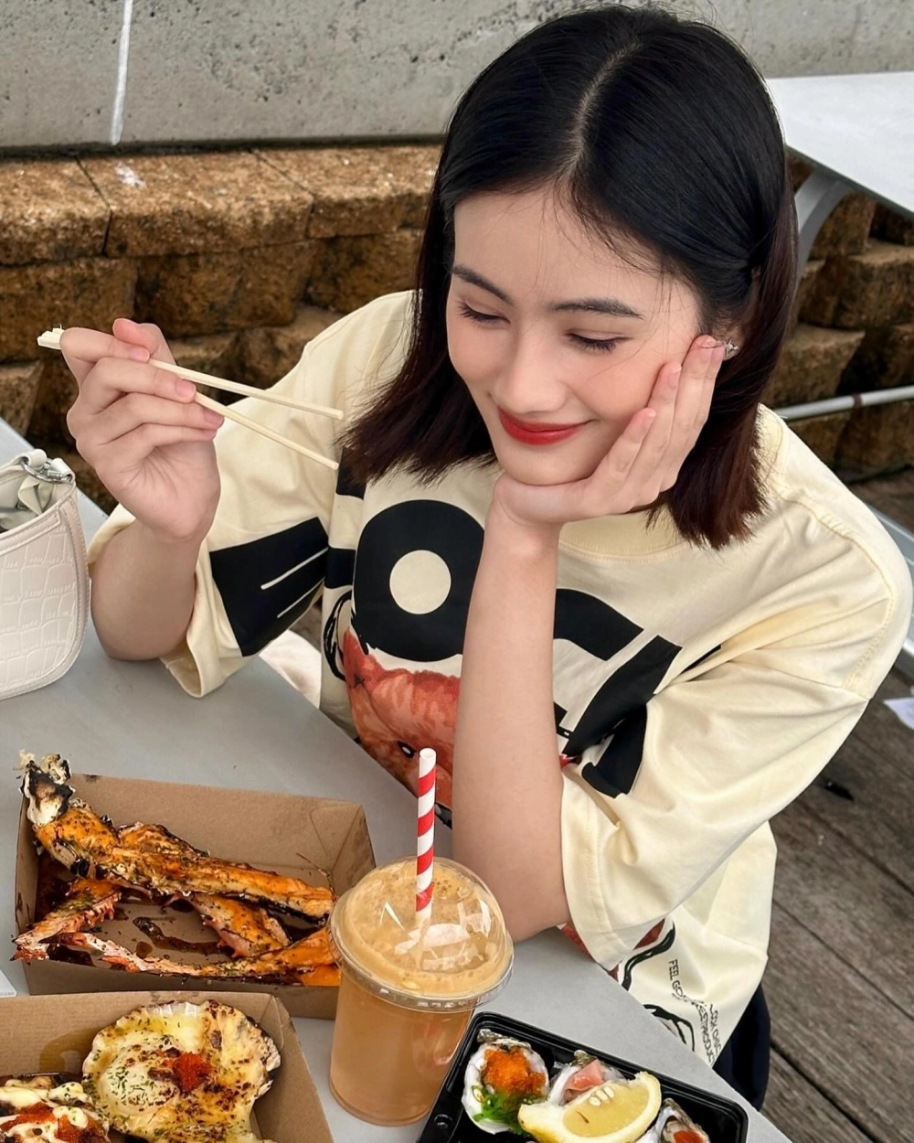 Bí mật số đo 3 vòng hoa hậu Ý Nhi khiến dân tình trầm trồ