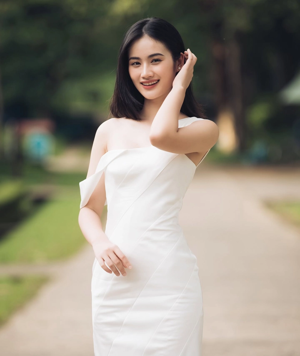 Tổng hợp các phát ngôn của hoa hậu Ý Nhi gây tranh cãi