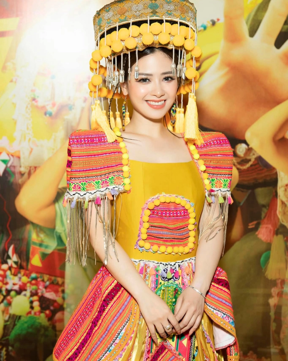 Visual thơ mộng qua MV Hà Nội 12 mùa hoa Dương Hoàng Yến