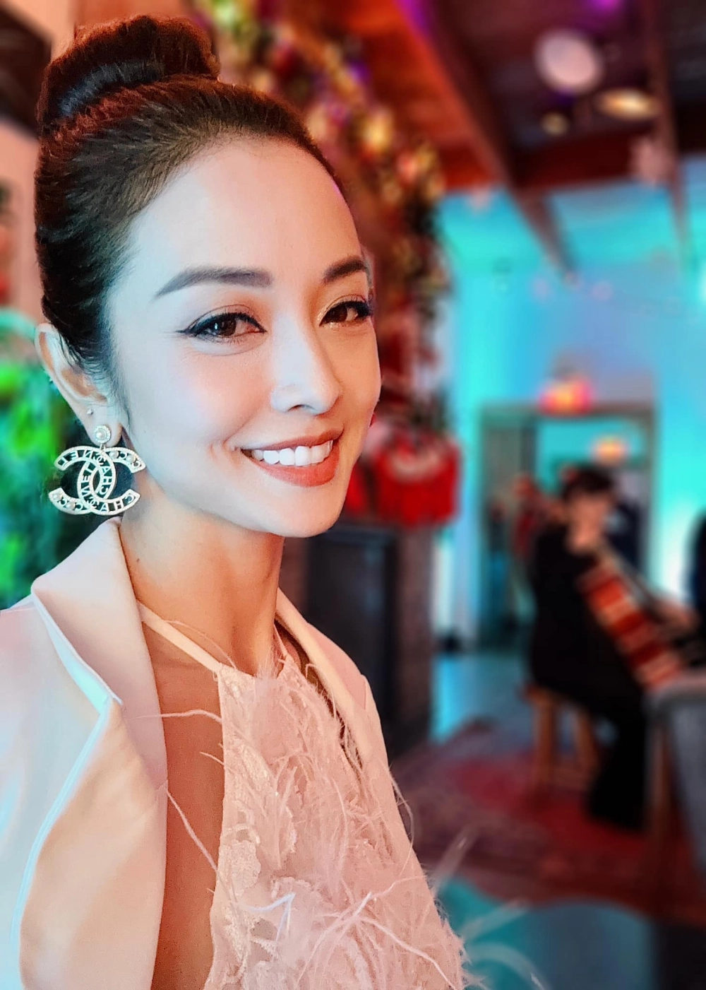 Cập nhật hình ảnh hoa hậu Jennifer Phạm hiện nay