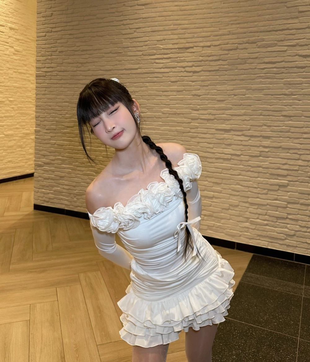 Phong cách nhẹ nhàng đậm chất miền Trung nàng thơ xứ huế Juky San