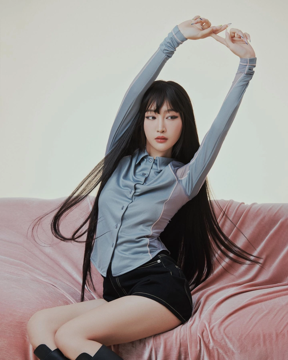 Ảnh rực rỡ như nắng vàng từ lời bài hát Juky San tình yêu màu nắng edm