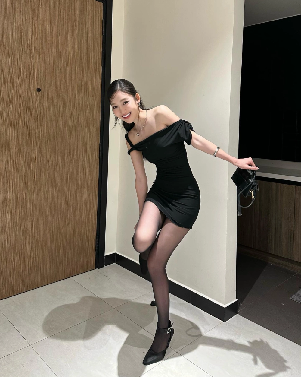 Thần thái trẻ trung chối từ thời gian của Juky San bao nhiêu tuổi