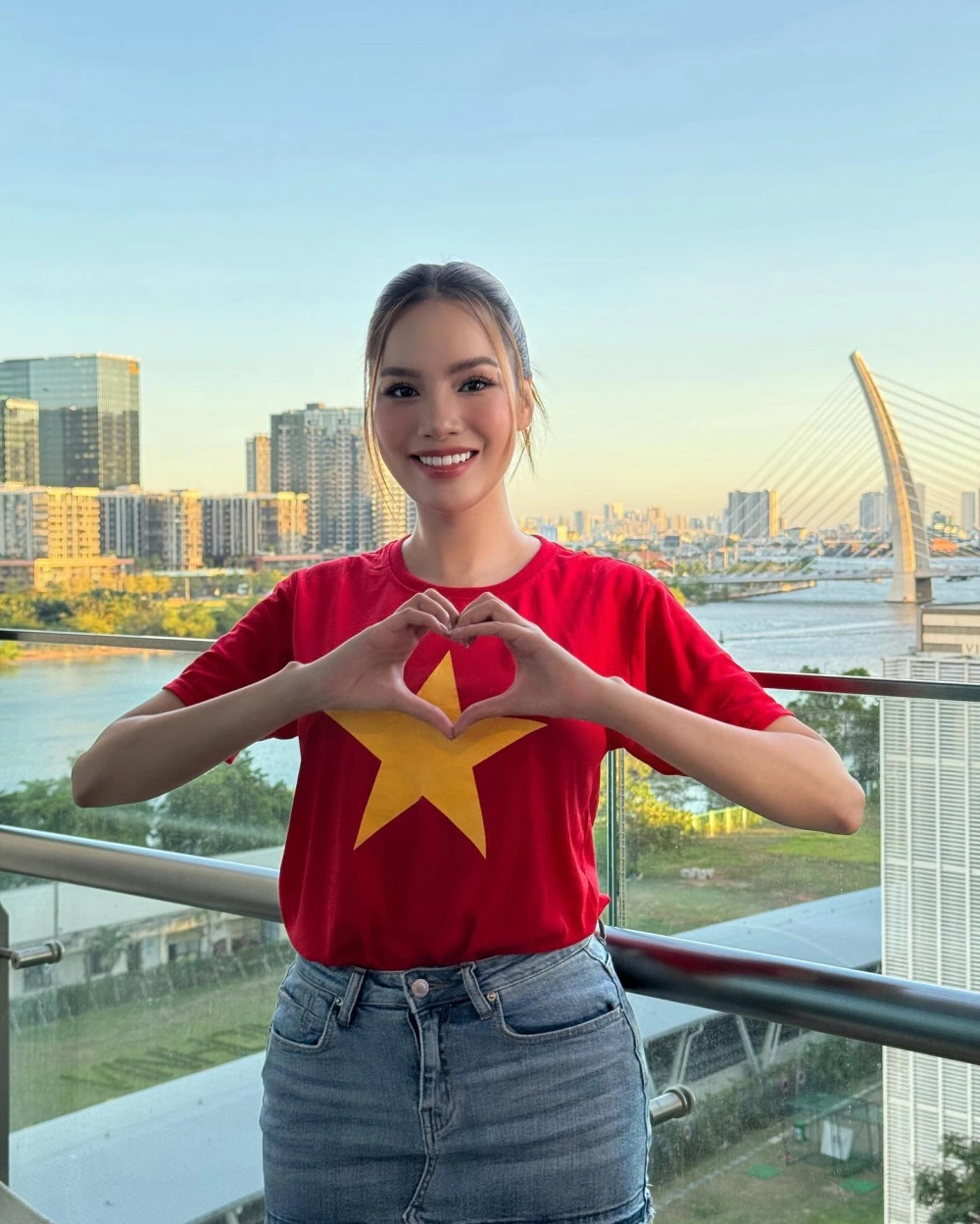 Vụ việc hoa hậu Lê Hoàng Phương và thẩm mỹ viện Nam An đang gây tranh cãi