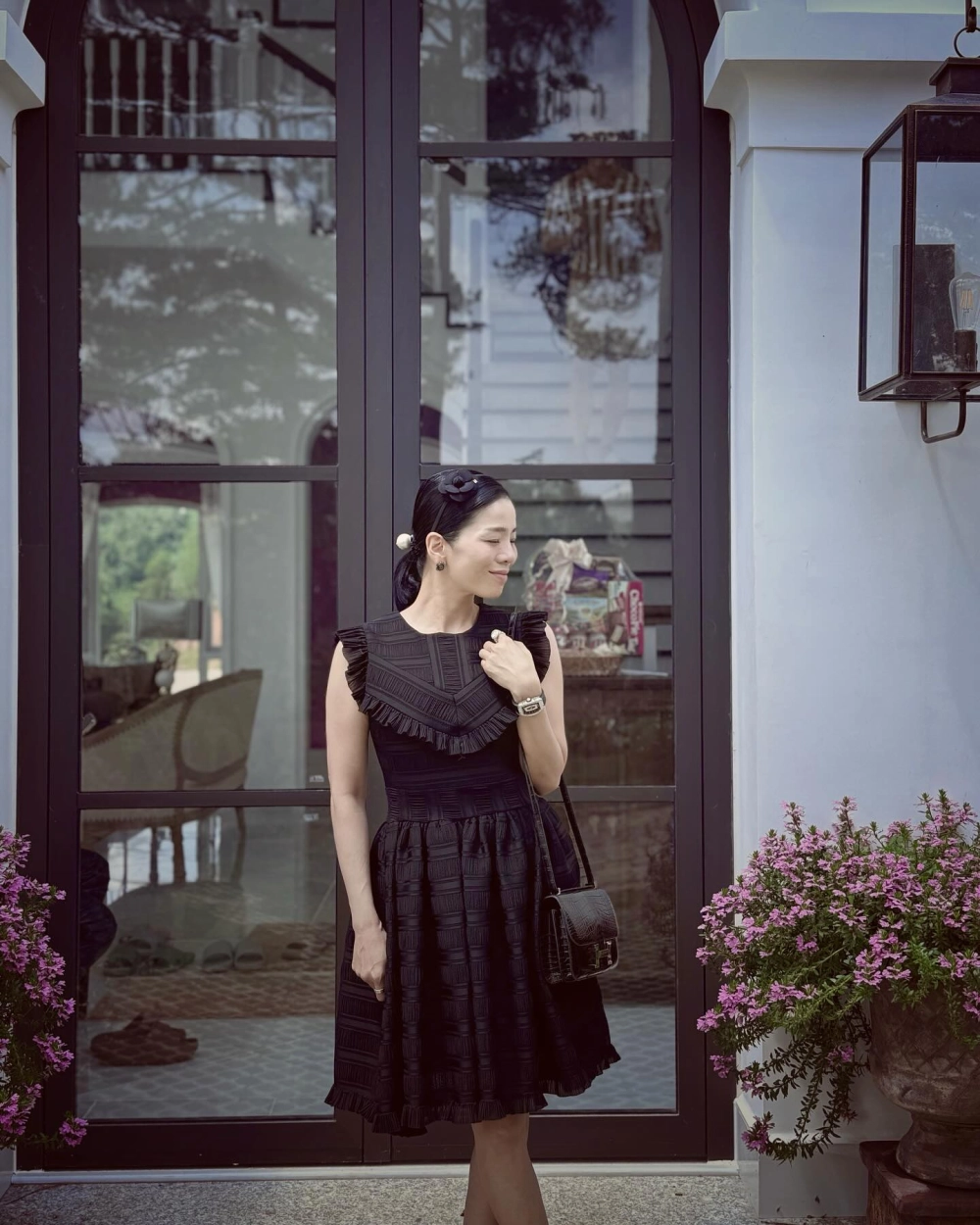 Ảnh buồn xa xăm như lời ca ngày mai người ta lấy chồng Lệ Quyên