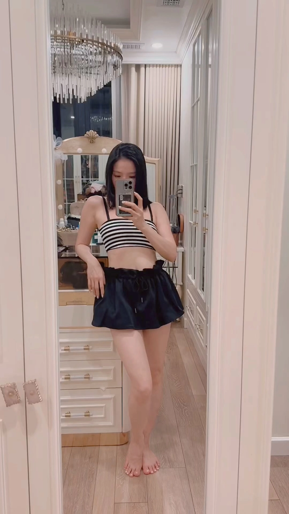 Hình ảnh hoài niệm theo ca khúc để nhớ một thời ta đã yêu Lệ Quyên