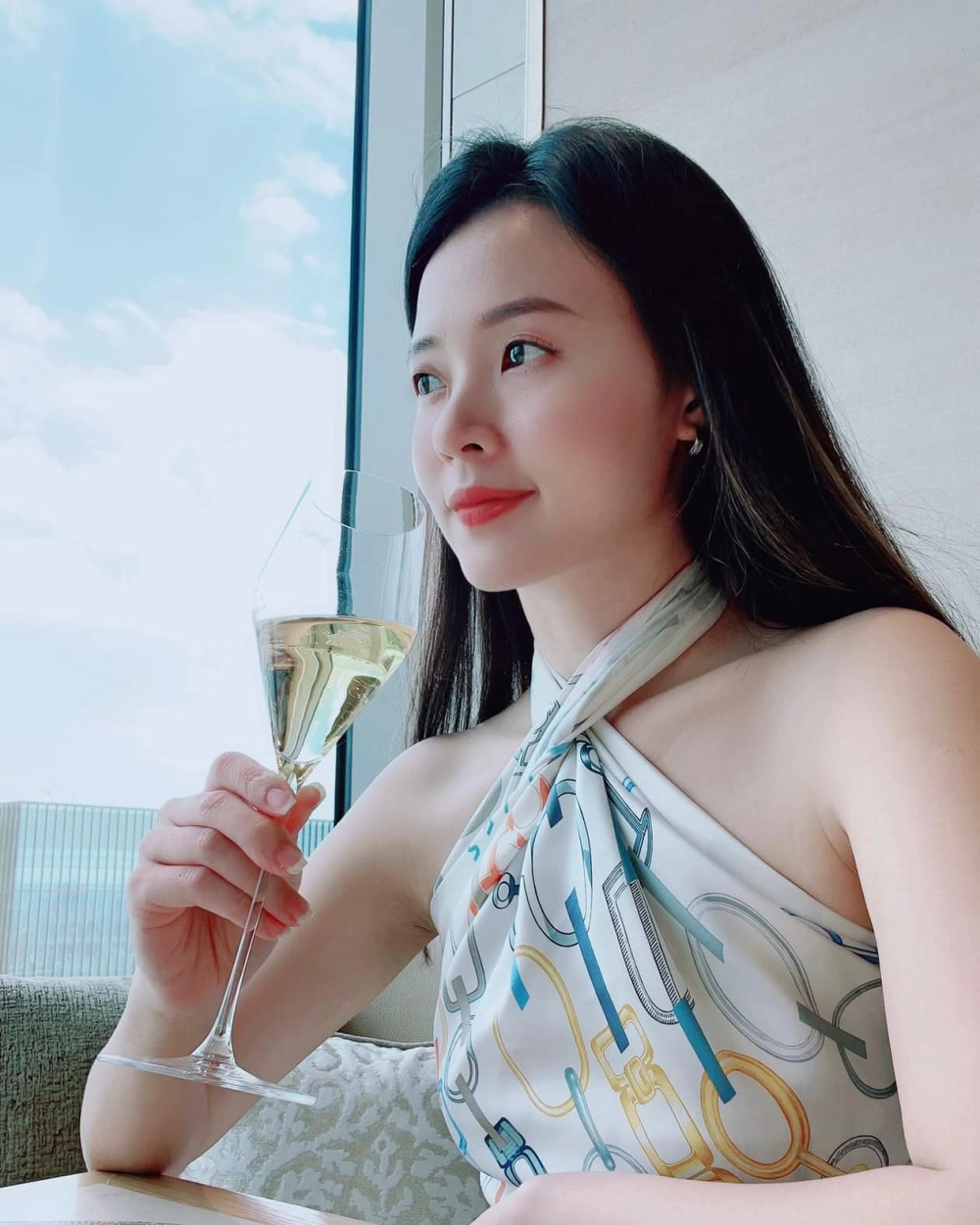 Không gian công việc minh họa cho Midu làm nghề gì