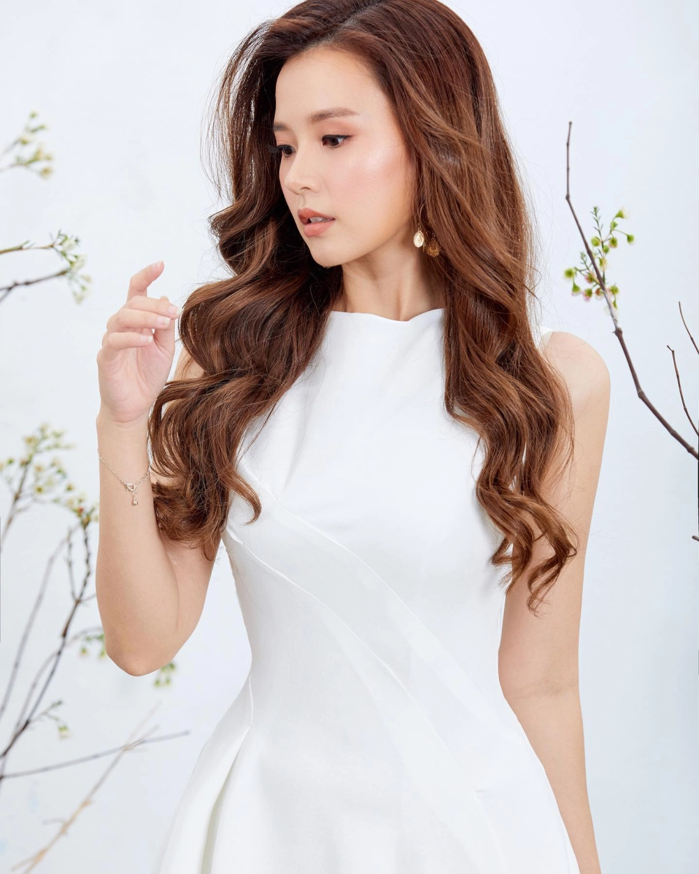 Hình ảnh gợi tò mò về phần “Midu tên thật là gì”