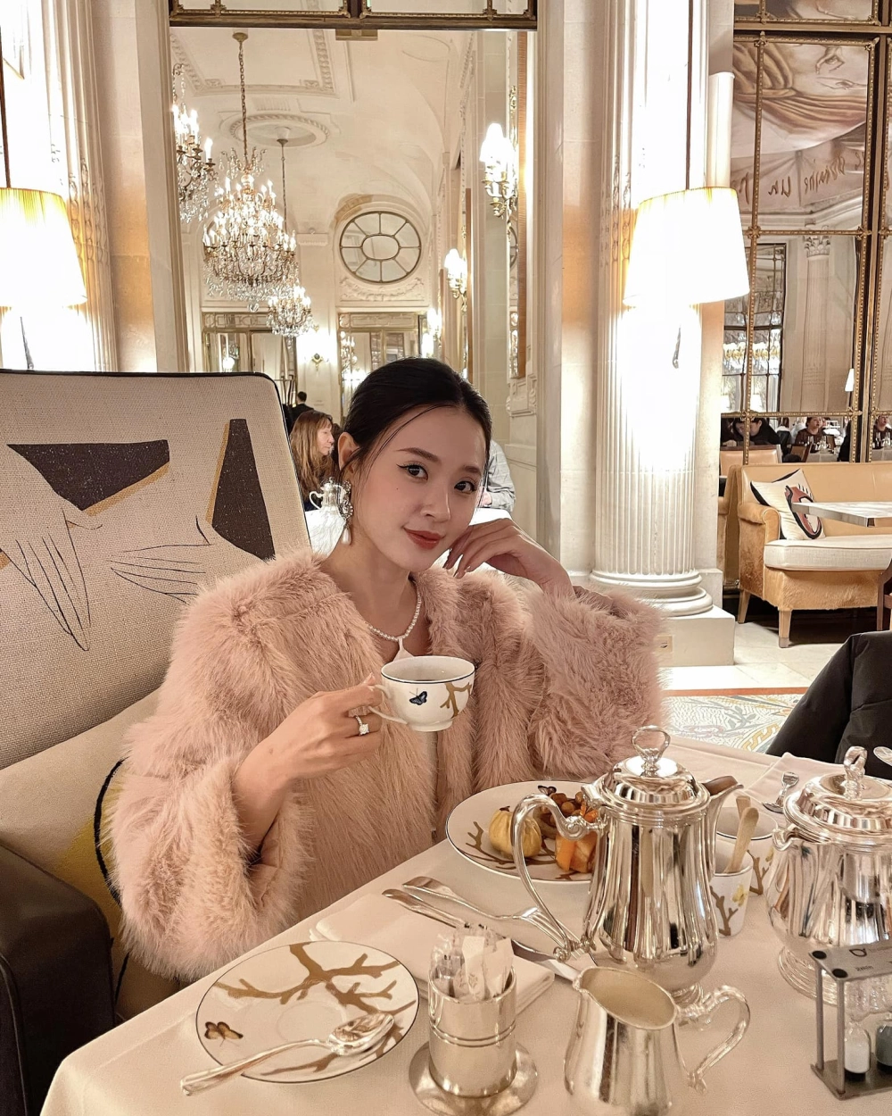 Chân dung đời thường hé lộ Midu tên thật