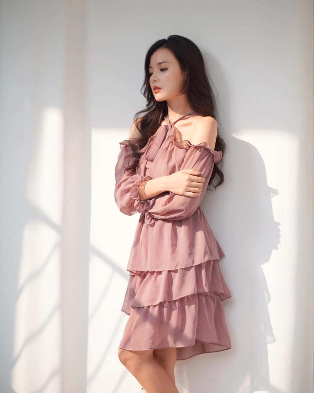 Góc tạo dáng dễ thương đặc trưng của Midu Midu