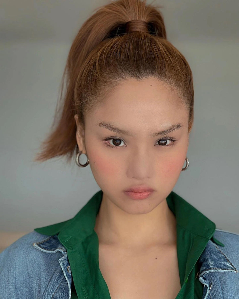 Phong cách cá tính quen thuộc của ca sĩ Miu Lê