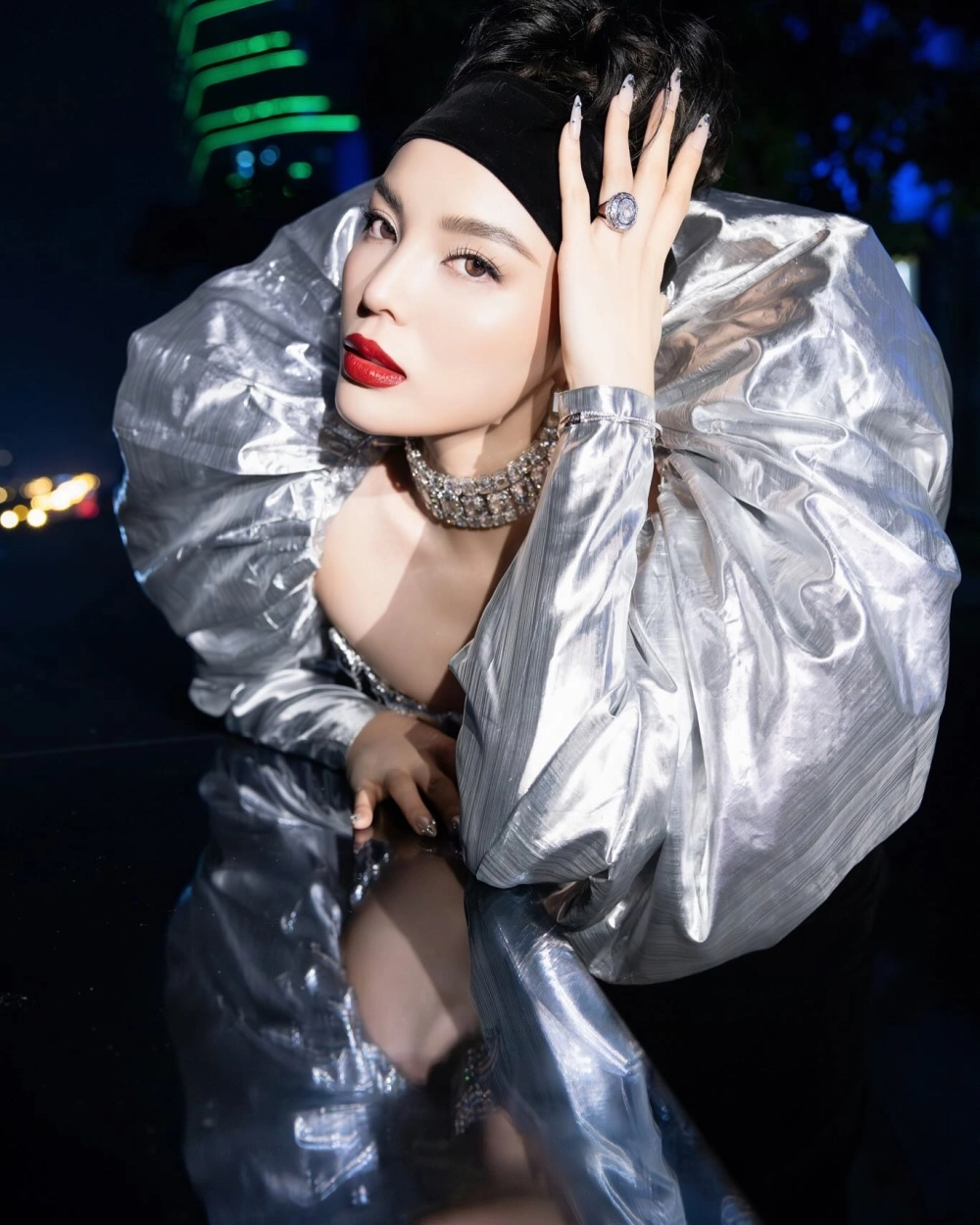 Mẫu gái xinh xinh xắn dễ gần khiến mọi ánh mắt dõi theo