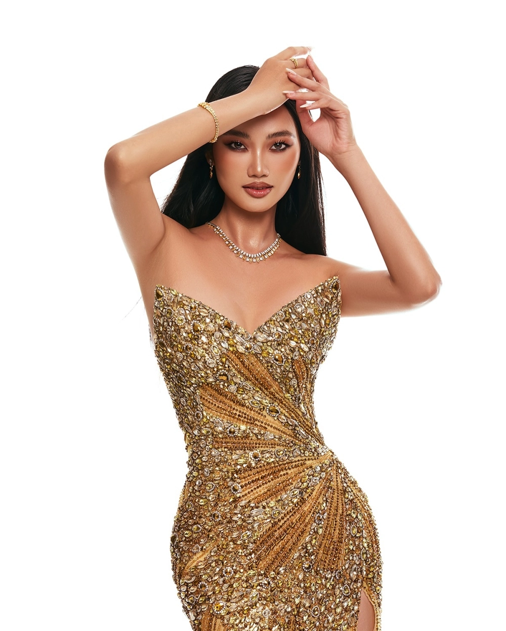 Nét duyên dáng, nổi bật trong vai trò Nguyễn Quỳnh Anh á 1