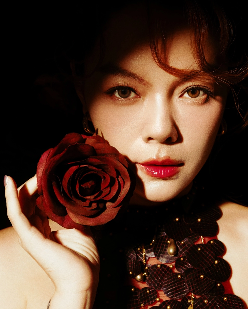 Ảnh sân khấu đầy cảm xúc từ đêm Phạm Quỳnh Anh