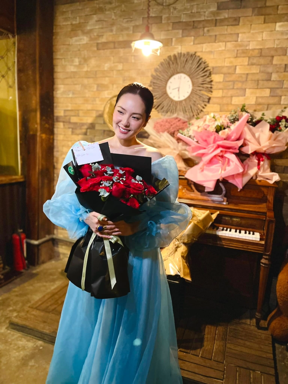 Giọng hát lay động tâm hồn trong các bản karaoke Phương Linh