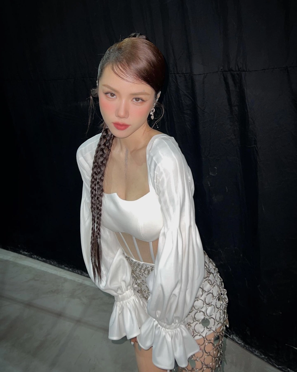 Ánh nắng dịu dàng gói trọn trong lời bài hát Phương Ly mặt trời của em