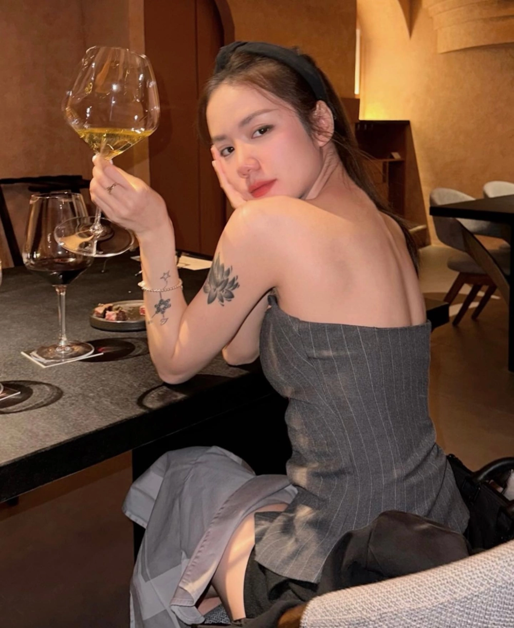 Ảnh kể lại hành trình ca hát từ tiểu sử Ngô Phương Ly