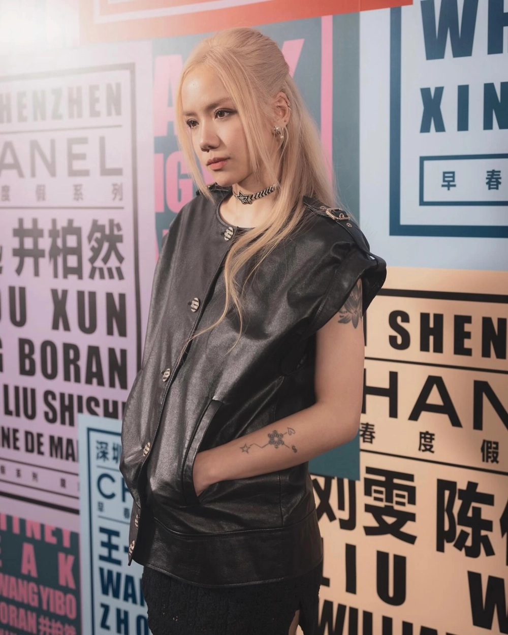 Nét đẹp trong trẻo bất chấp Phương Ly tuổi thật