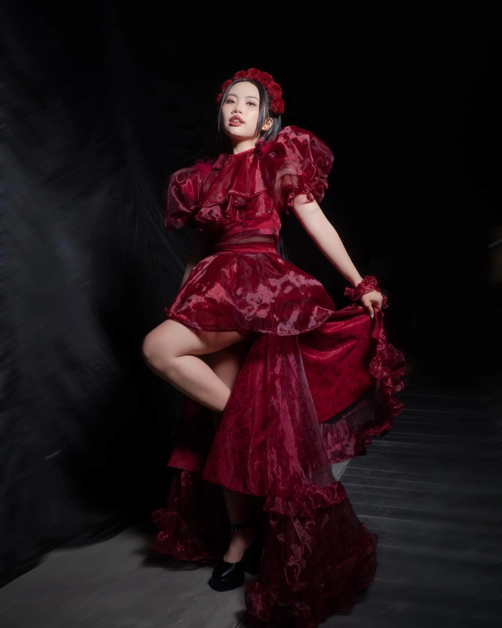 Visual phù hợp cho lời bài hát Phương Mỹ Chi vũ trụ có anh