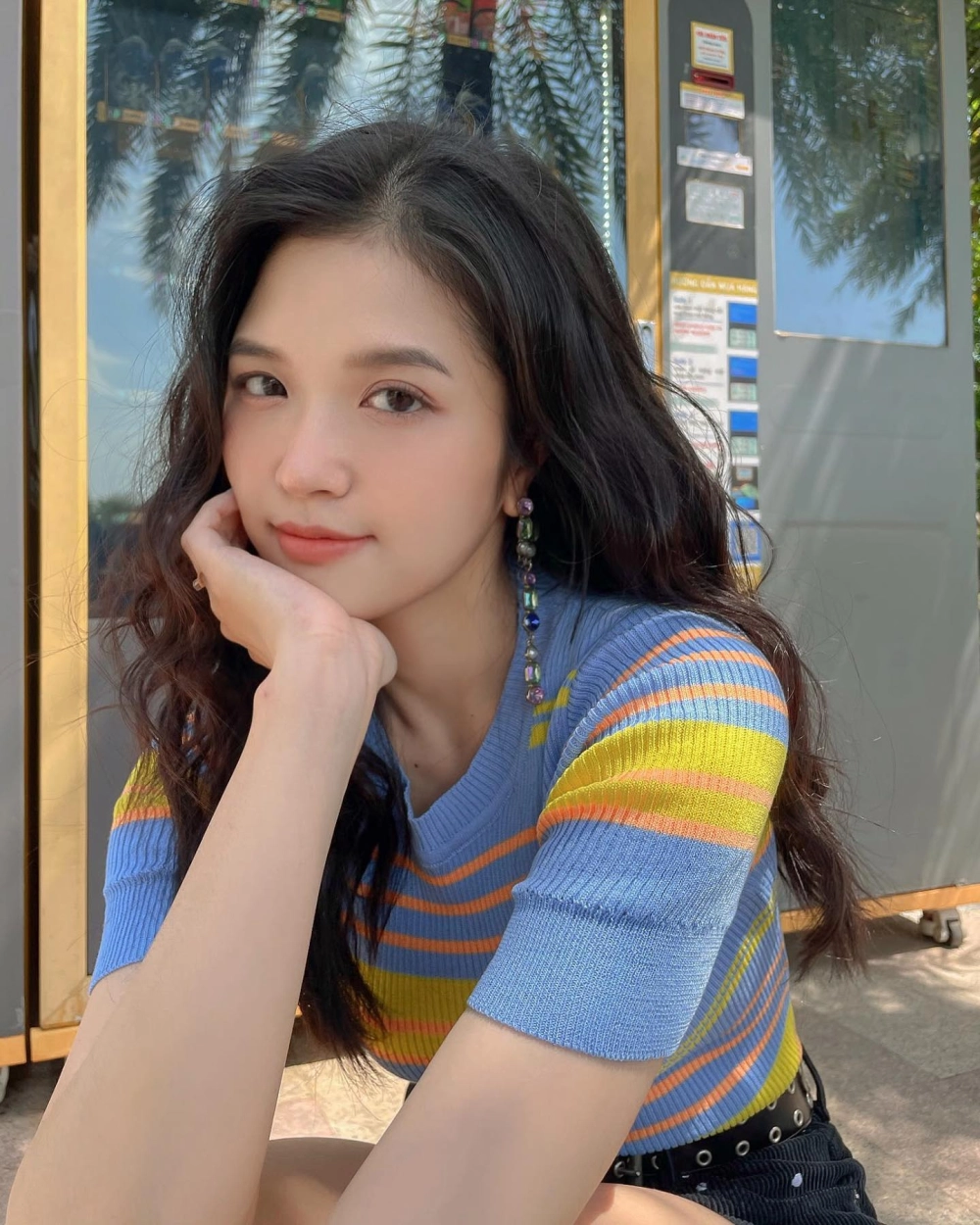 Biểu cảm dễ thương trong khoảnh khắc Suni Hạ Linh nói tiếng Trung