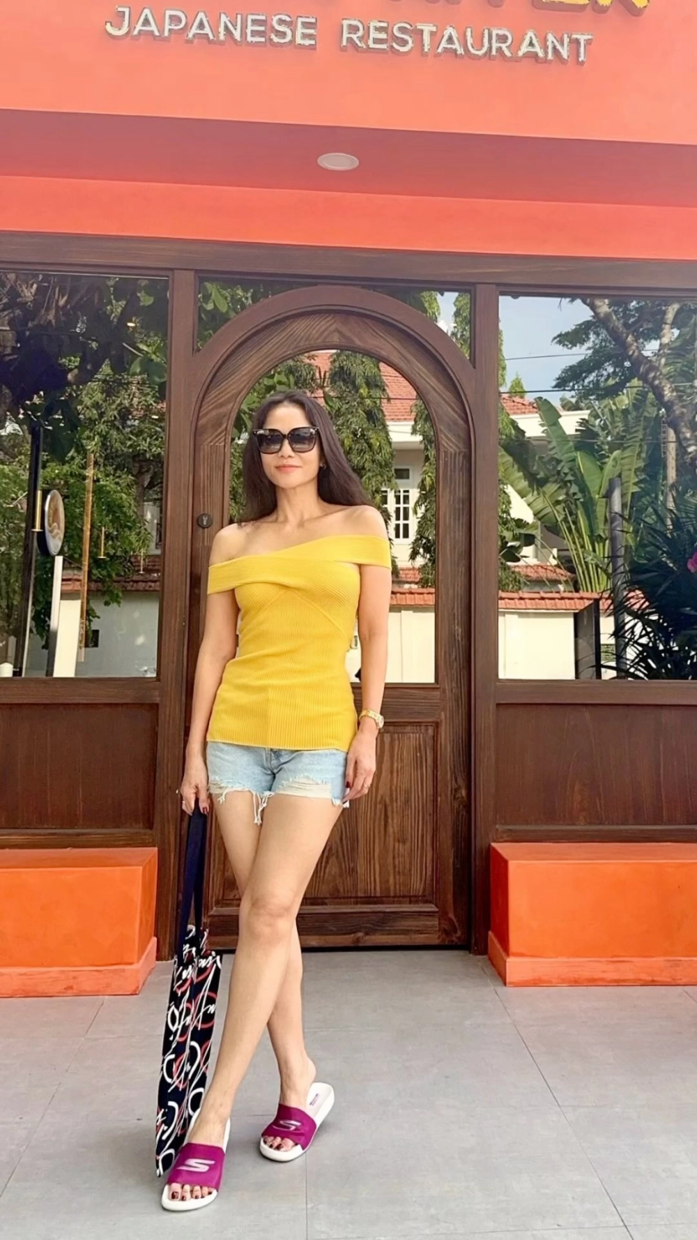 Sân khấu bùng nổ cùng Bay Thu Minh karaoke