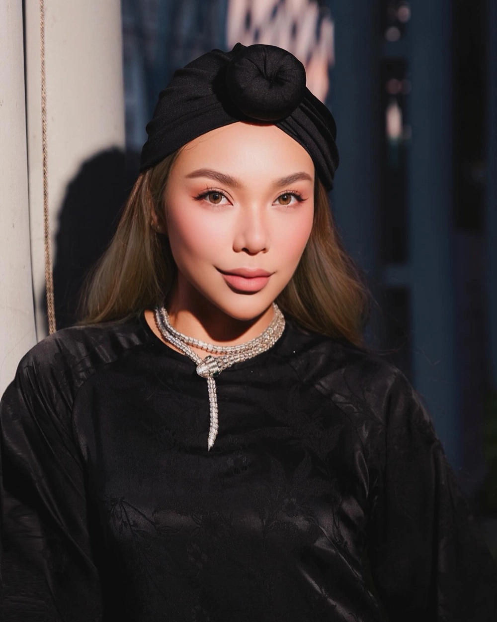 Bức hình gây bão mạng khi Trà Ngọc Hằng mặc bikini