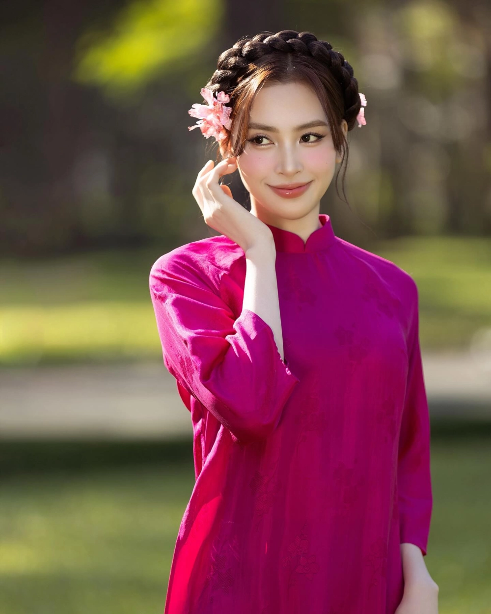 Giây phút xúc động khi Tiểu Vy đăng quang