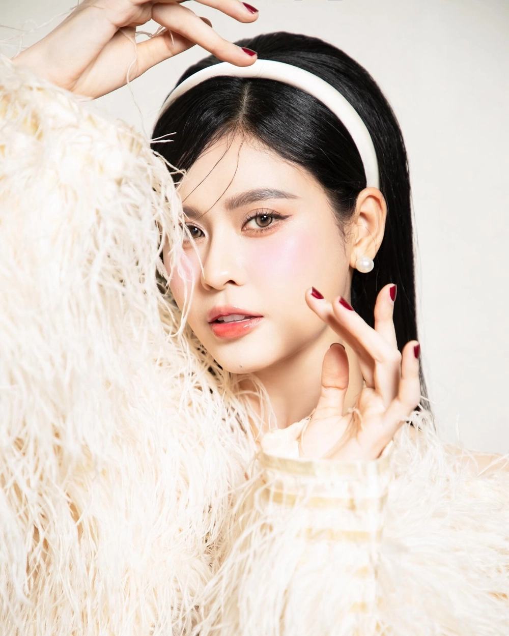 Visual tươi trẻ bất chấp Trương Quỳnh Anh sinh năm bao nhiêu