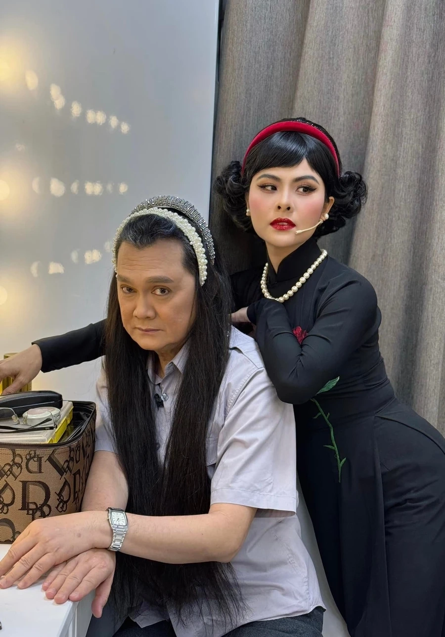 Phong cách nữ tính được yêu thích của thời trang Vân Trang