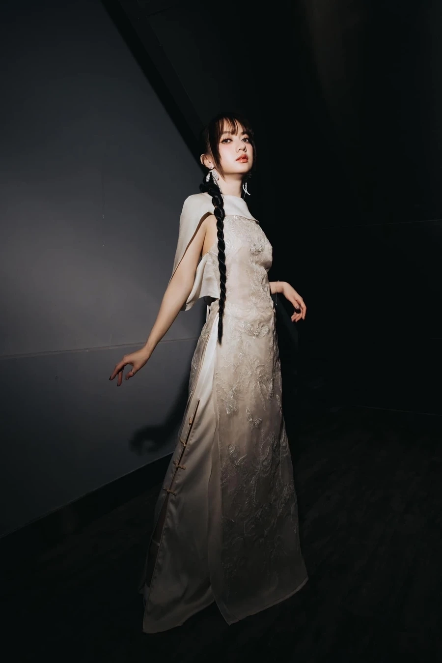 Ảnh kỷ niệm dễ thương của bé Xuân Nghi lúc nhỏ