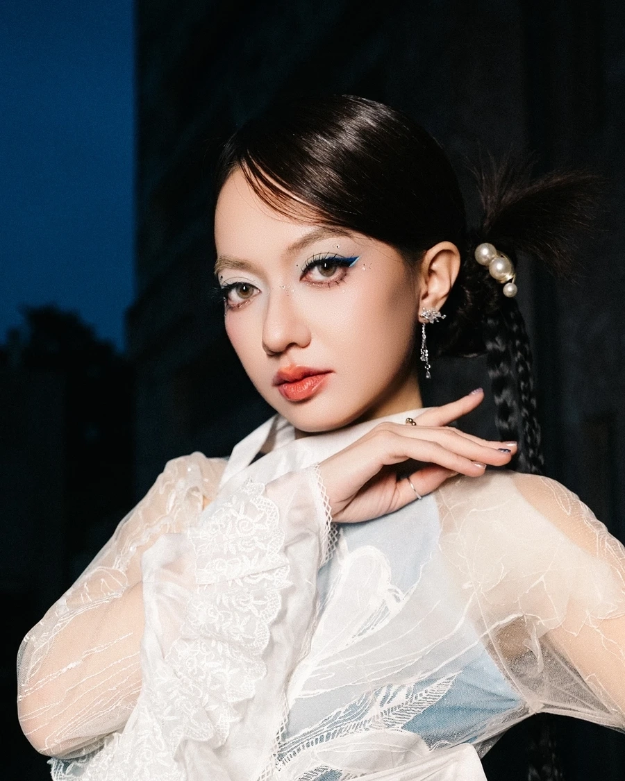 Tổng hợp ảnh gắn với các bài hát trong Xuân Nghi nổi tiếng