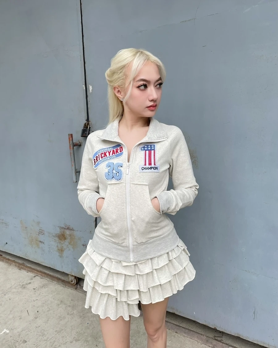 Trang phục thời trang làm nổi bật chiều cao Xuân Nghi