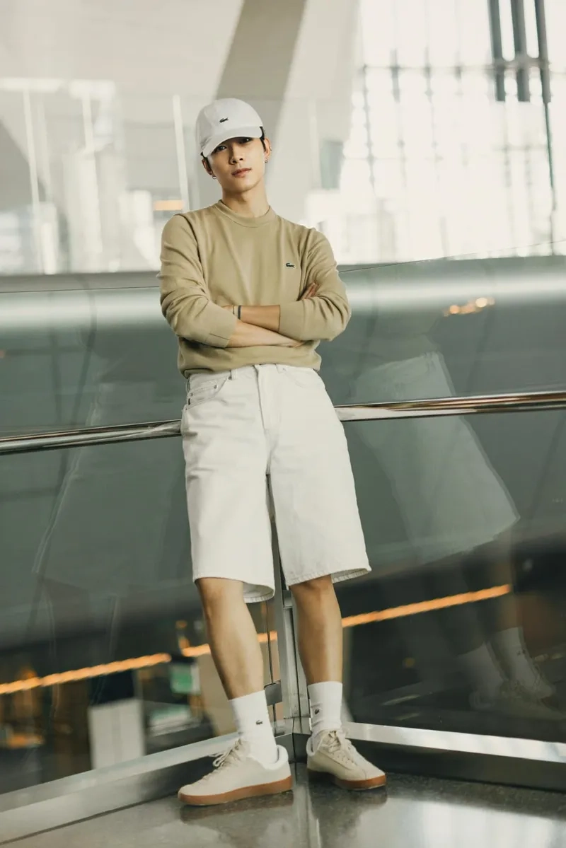 Lắng nghe tâm sự trong Anh Tú Nỗi Đau Đính Kèm đầy cảm xúc