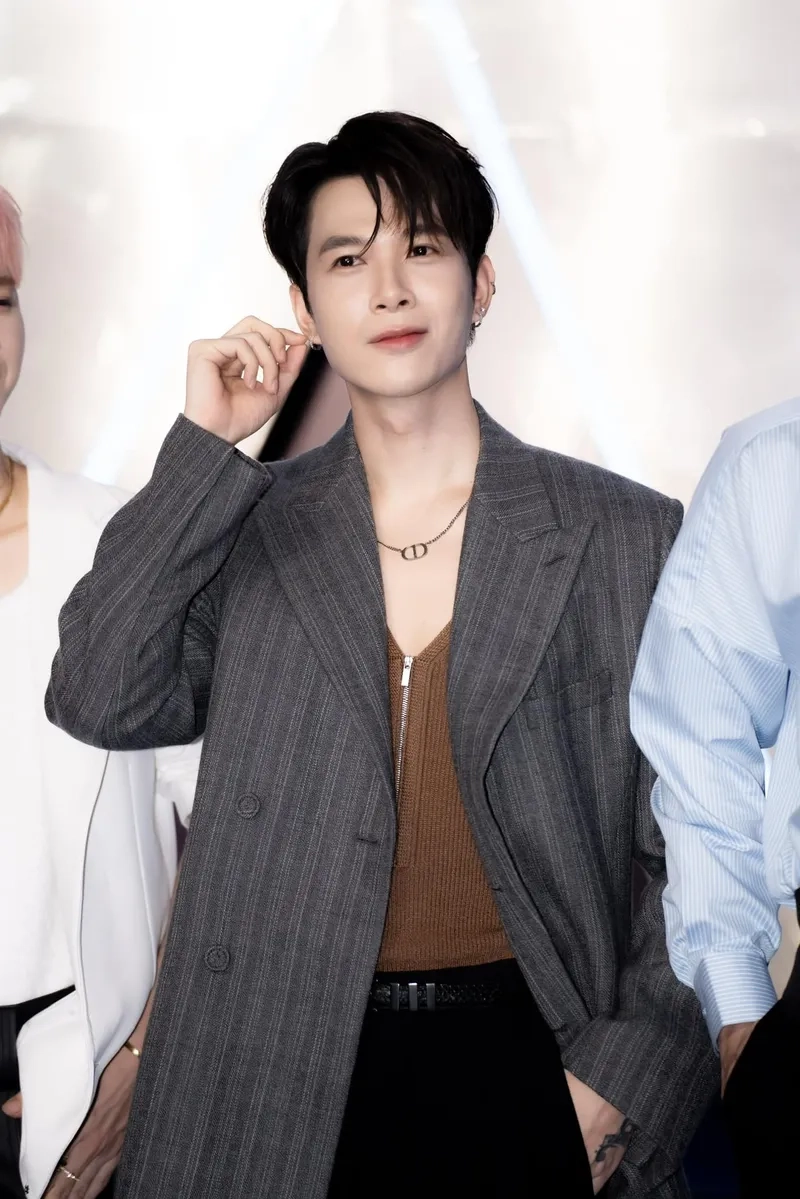 Hình ảnh đời thường bên vợ Anh Tú Atus khiến fan thích thú