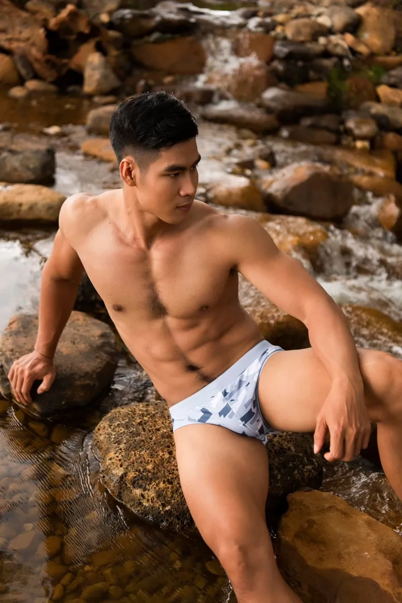 Khám phá Nam vương Danh Chiếu Linh tiểu sử chi tiết