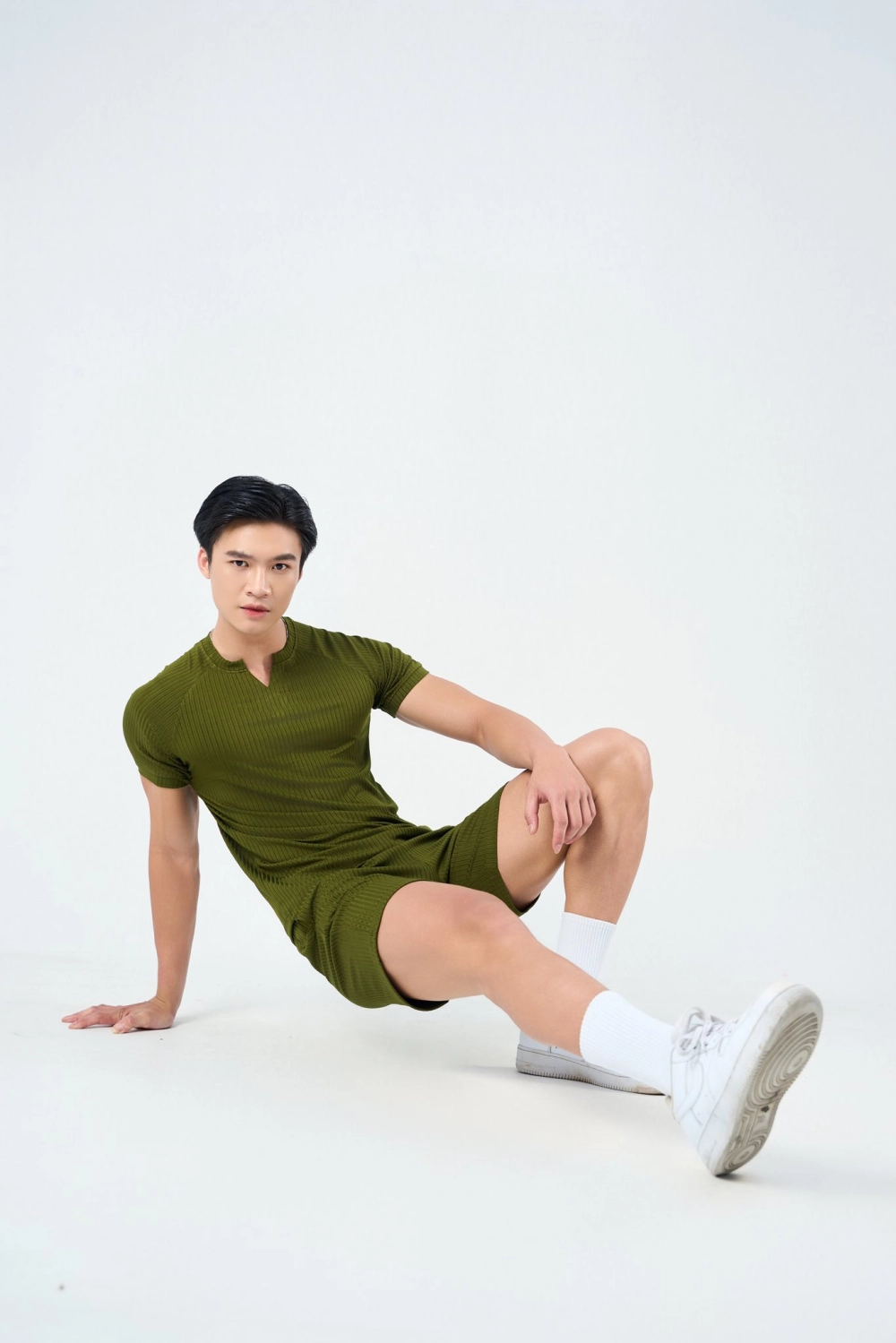  Những hình ảnh ảnh Á vương Đinh Công Tú hút mọi ánh nhìn 