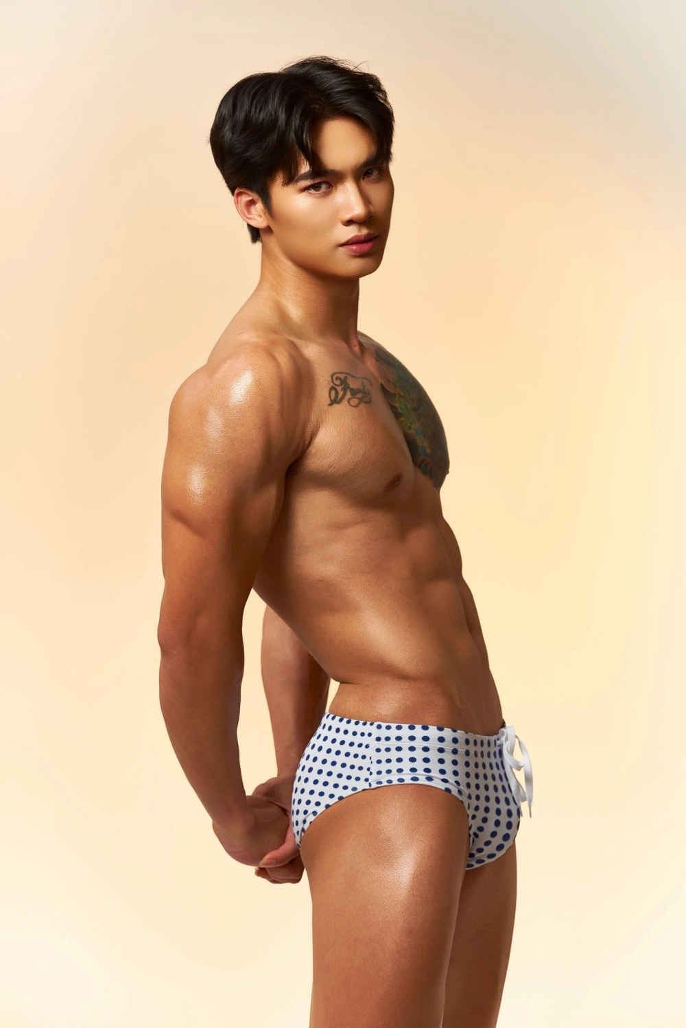 Những hình ảnh đẹp của Đinh Công Tú The Face trên sàn diễn