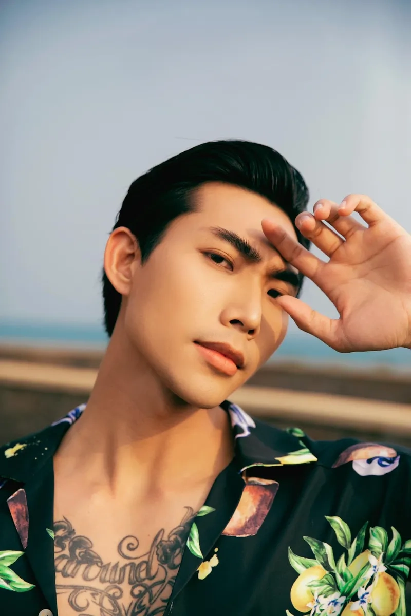 Khám phá phong cách độc đáo của Người mẫu Hữu Long mới nhất