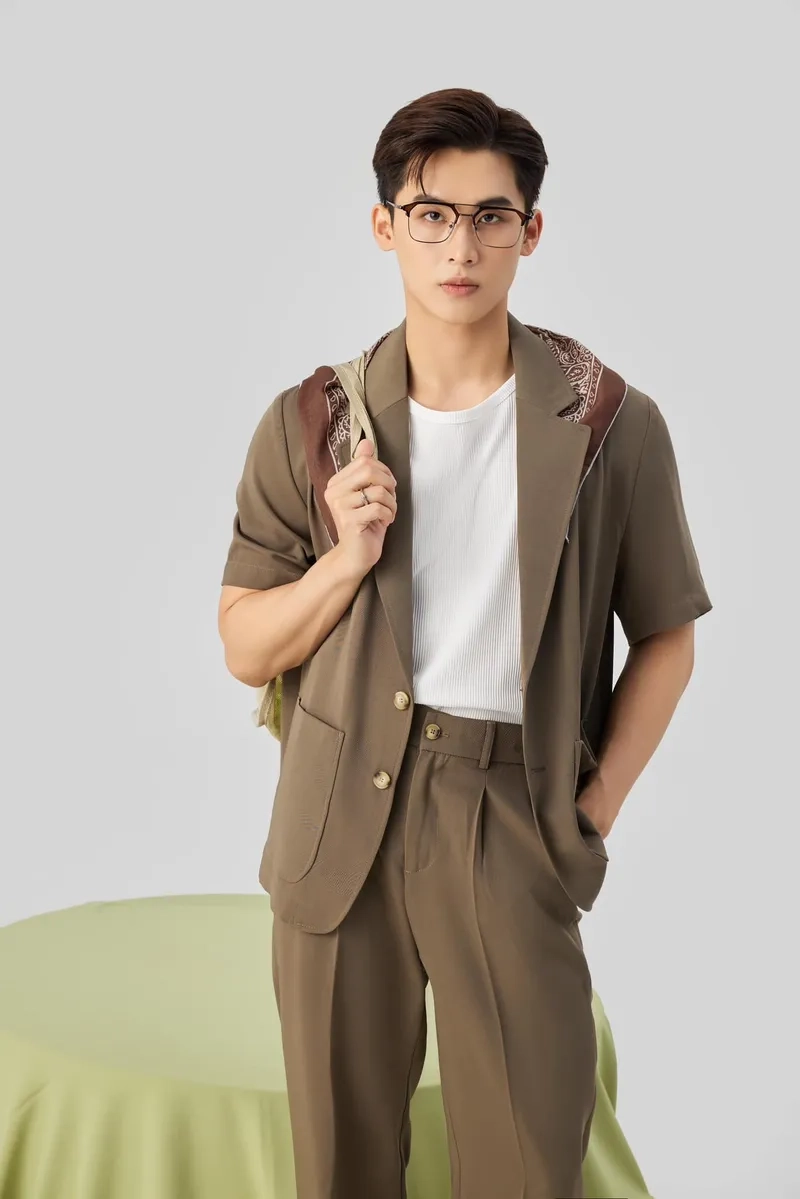 Khám phá Kang Chul tiểu sử và hành trình trở thành người mẫu nổi tiếng