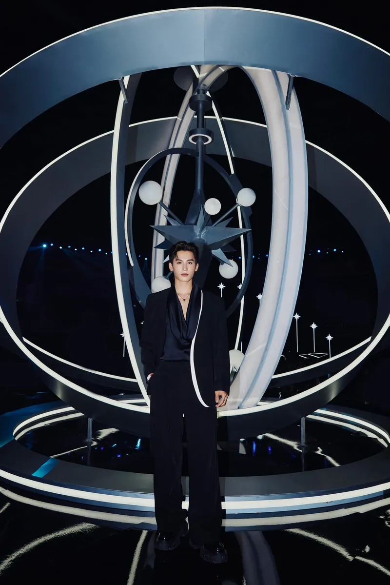 Phong cách của Người mẫu Kang Dong Won và Kang Chul rất cuốn hút