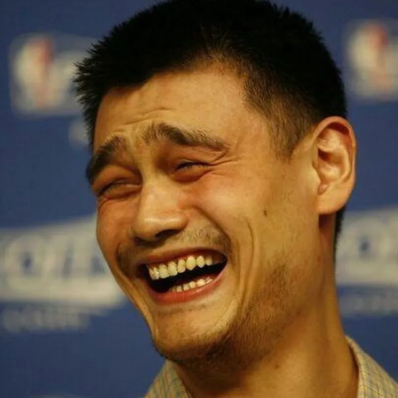 Cười lớn cùng laughing wolf meme vui nhộn